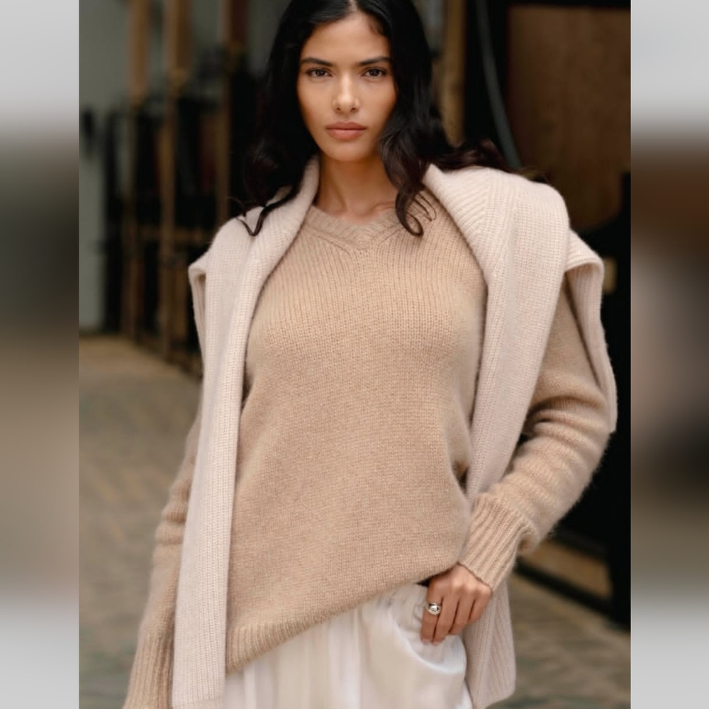 NWT Jenni Kayne Cashmere Kate V-Neck Sweater Small-Medium Caramel Tan Oversized - Picture 11 of 11